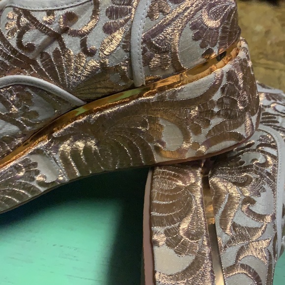 Tony Burch - Picture 5 of 12